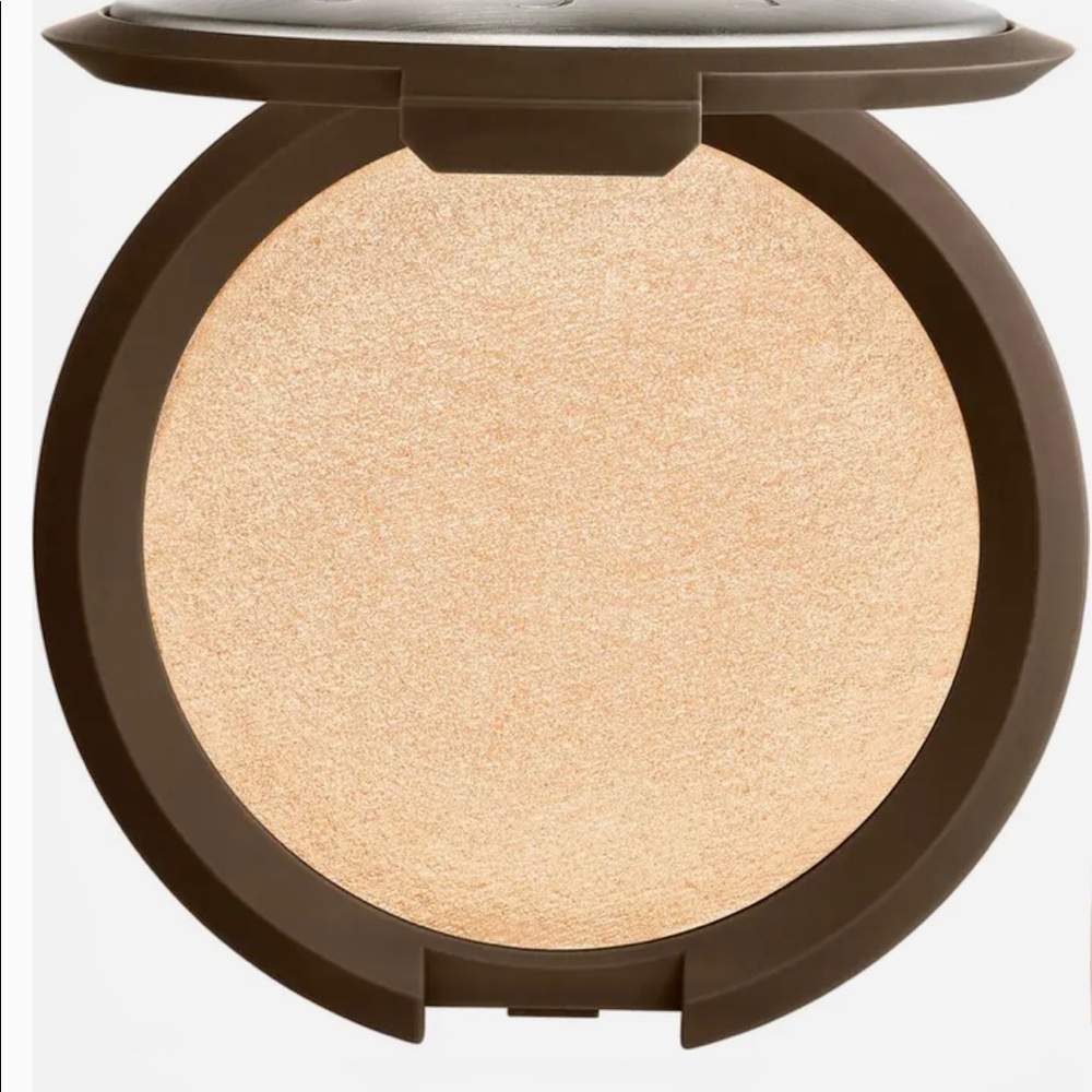 Becca Shimmering Skin Perfector ~ Pressed Highlighter in Moonstone. New in Box.